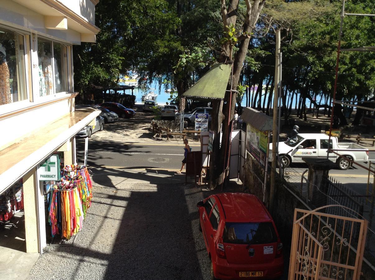Ebrahim Flats - Grand Baie Beach Kültér fotó